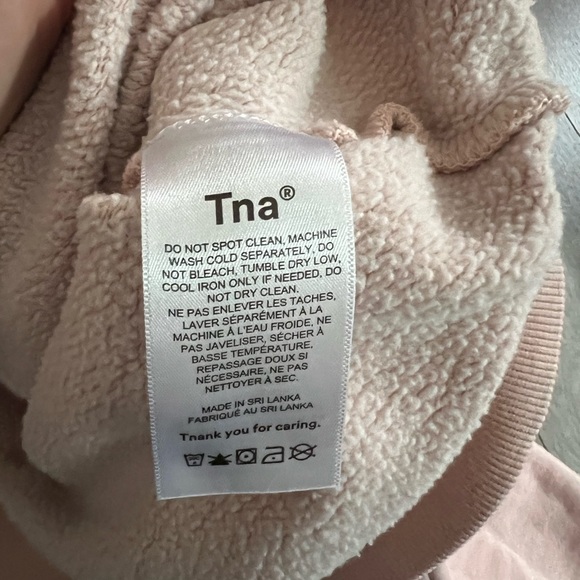 TNA Aritzia light pink cropped pullover sweater size M - Picture 5 of 5